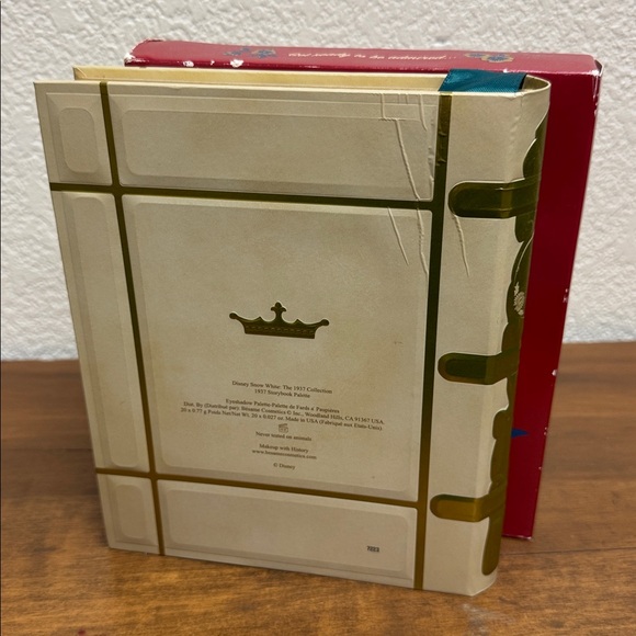 Bésame Cosmetics x Disney’s Snow White The 1937 Collection Storybook Palette - Picture 6 of 11